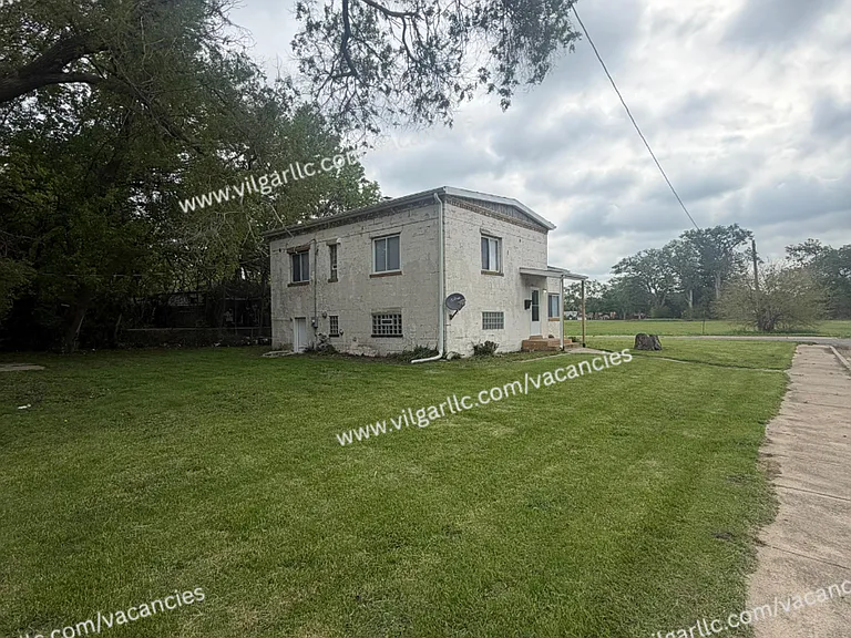 600 W 46th Ave — Photo 3