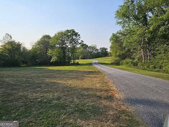 4th image of 722 Prospect Rd