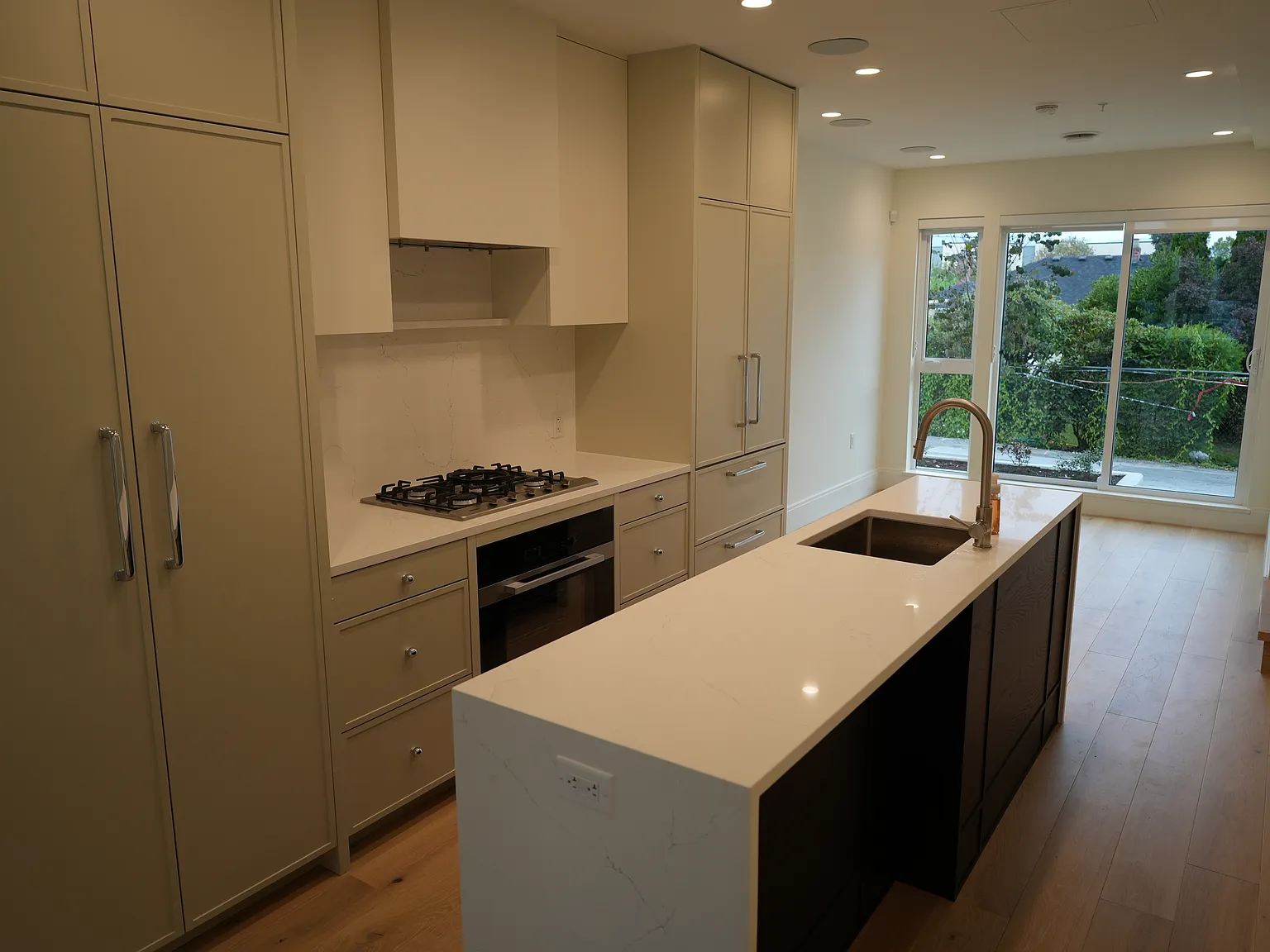 4 bed, 2.5 bath, 1500 sqft, $5,000 — Photo 2