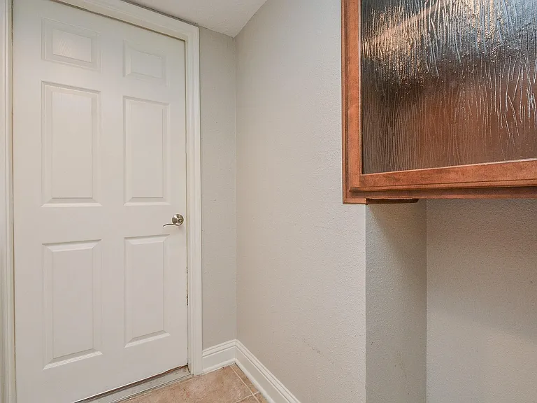 13859 Hollowgreen Dr — Photo 17