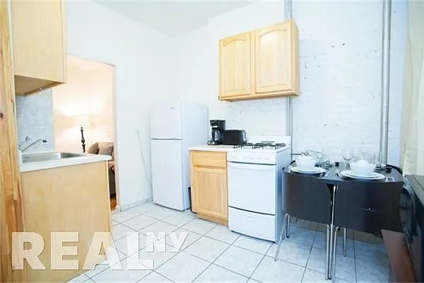 Rented by REAL New York | media 16
