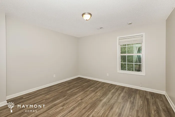 61 Windsor Way — Photo 14
