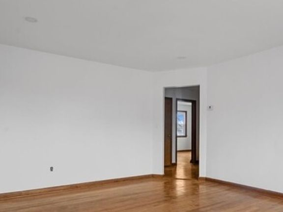 4th image of 94 Sanford Ave