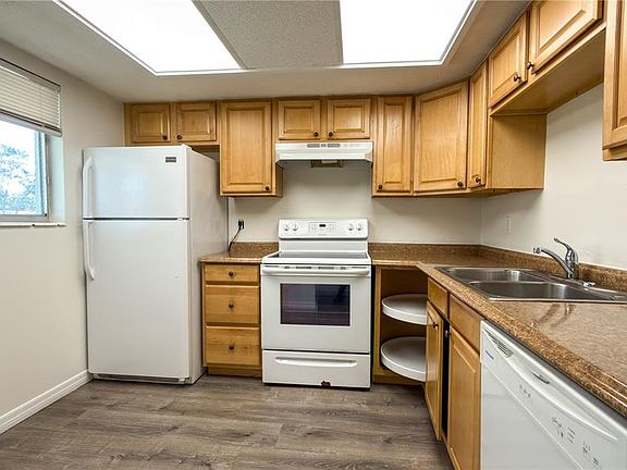 4th image of 3500 Beneva Rd Unit 306