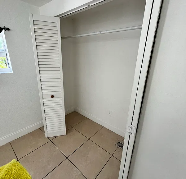 1331 SW 129th Ave — Photo 5