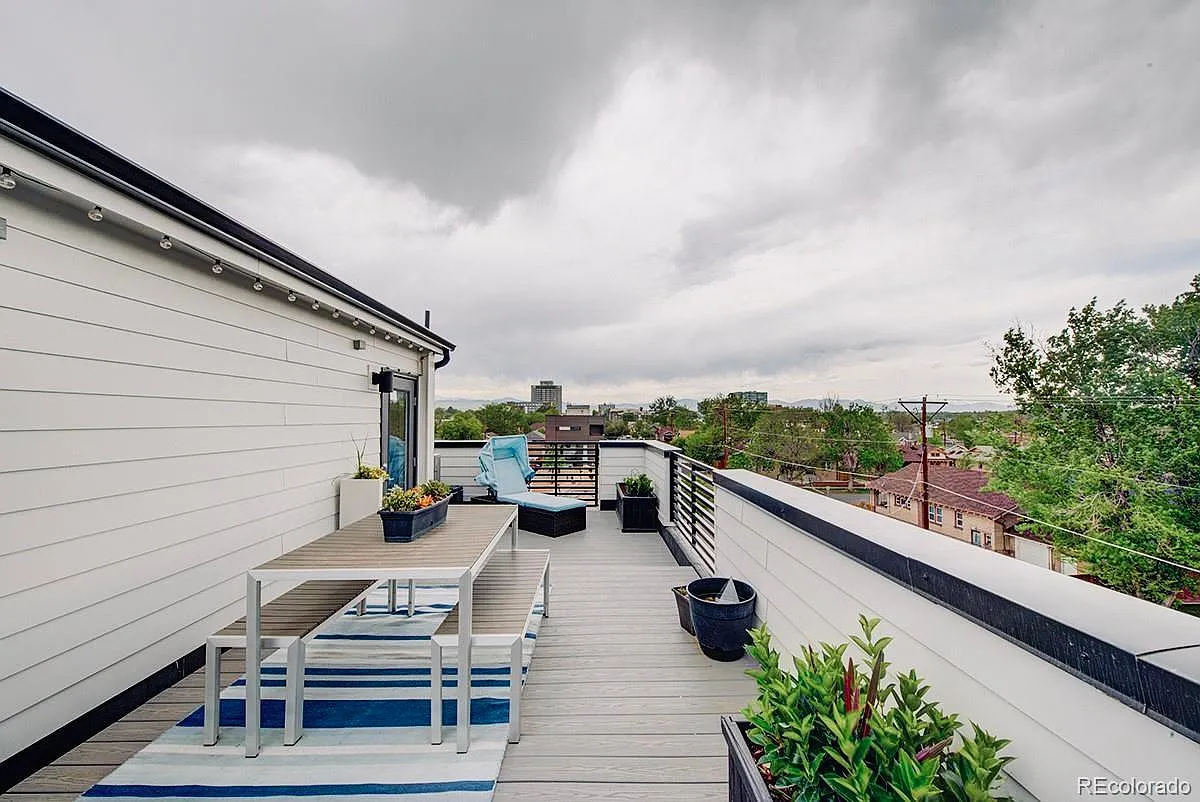 3520 W Conejos Pl — Photo 2