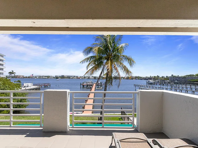 316 N Lake Dr — Photo 33