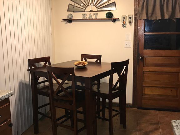 5th image of 2095 Russell Dr