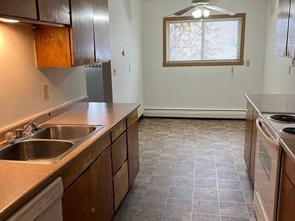 4th image of 924 24th Ave S #11