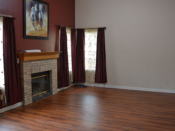 2nd image of 9918 Spring Hill Dr