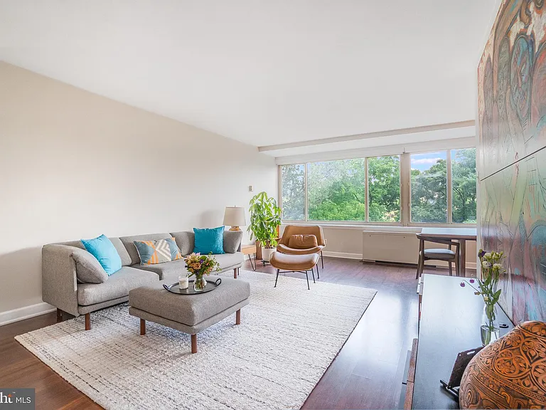 1210 N Taft St #504 — Photo 5