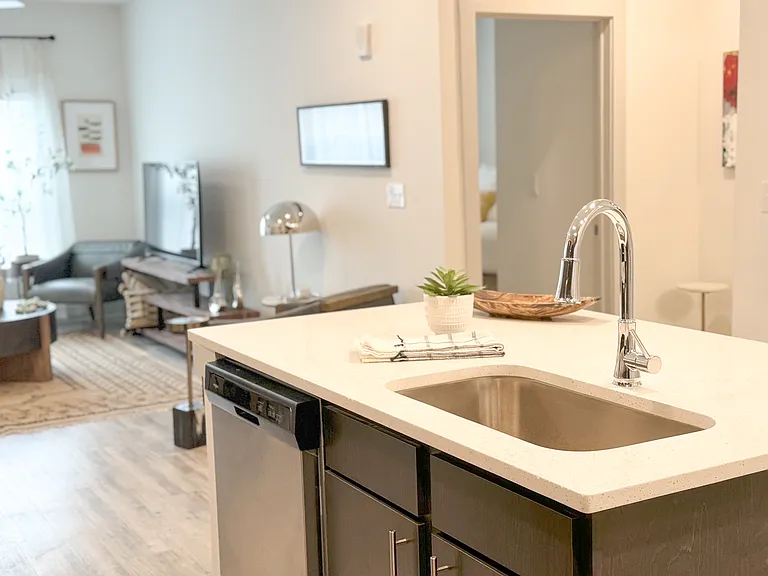 Azalea Bay Apartments — Photo 11
