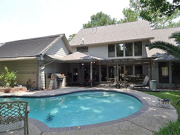 Great backyard with solar heating for pool