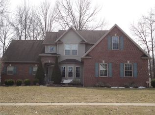 694 Winesap Rd, Amherst, OH 44001