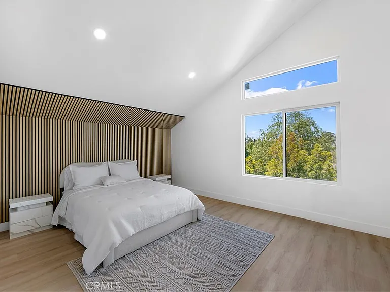 32232 Fall River Rd — Photo 19