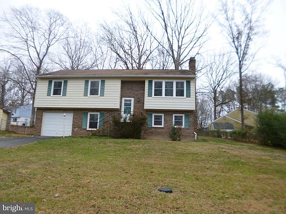 2nd image of 11905 Stansbury Dr