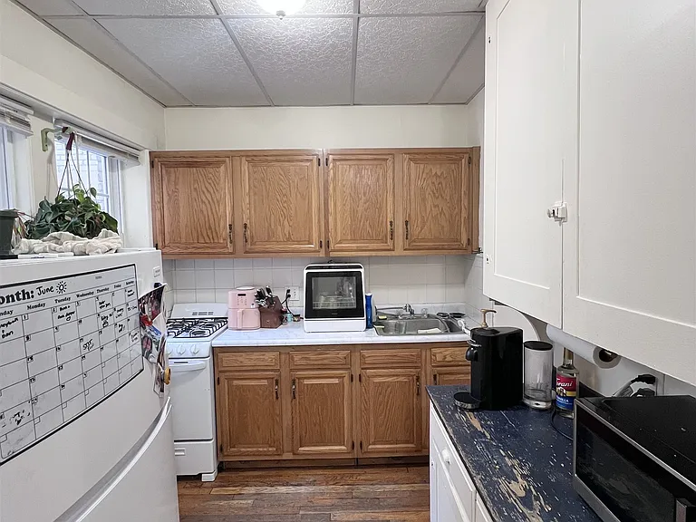 30 College Ave — Photo 14
