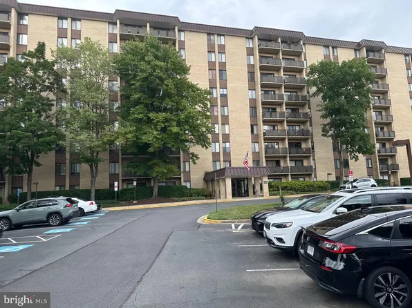 3100 S Manchester St APT 832, Falls Church, VA 22044
