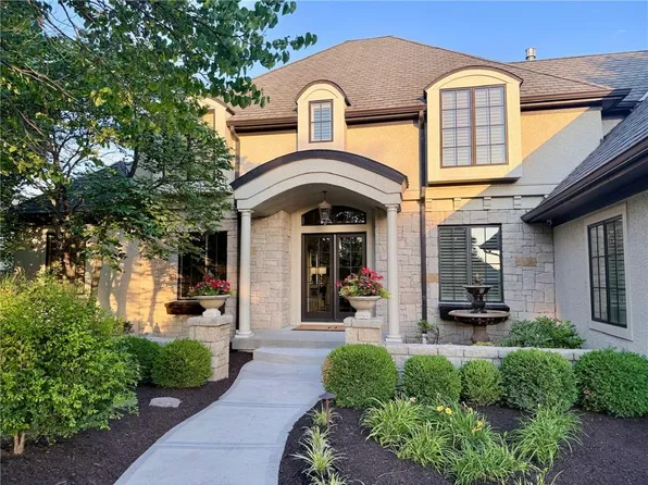 15925 King St, Overland Park, KS 66221