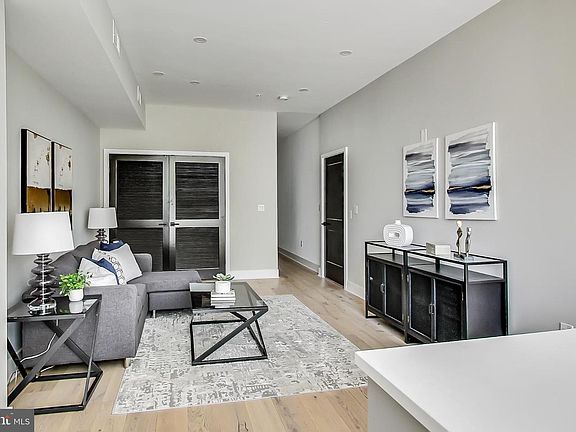 3rd image of 207 Florida Ave NW #1