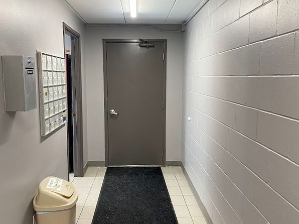 422 Cedar Ave N APT 13