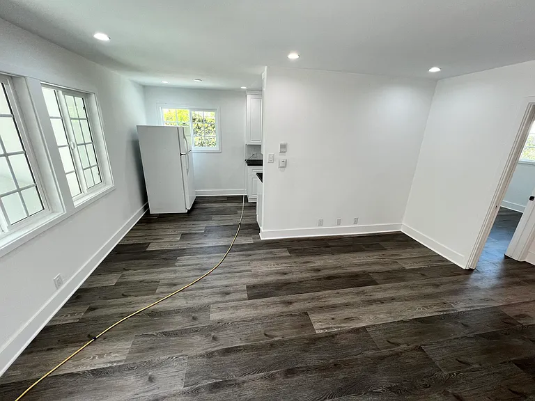 1313 S Cochran Ave — Photo 6
