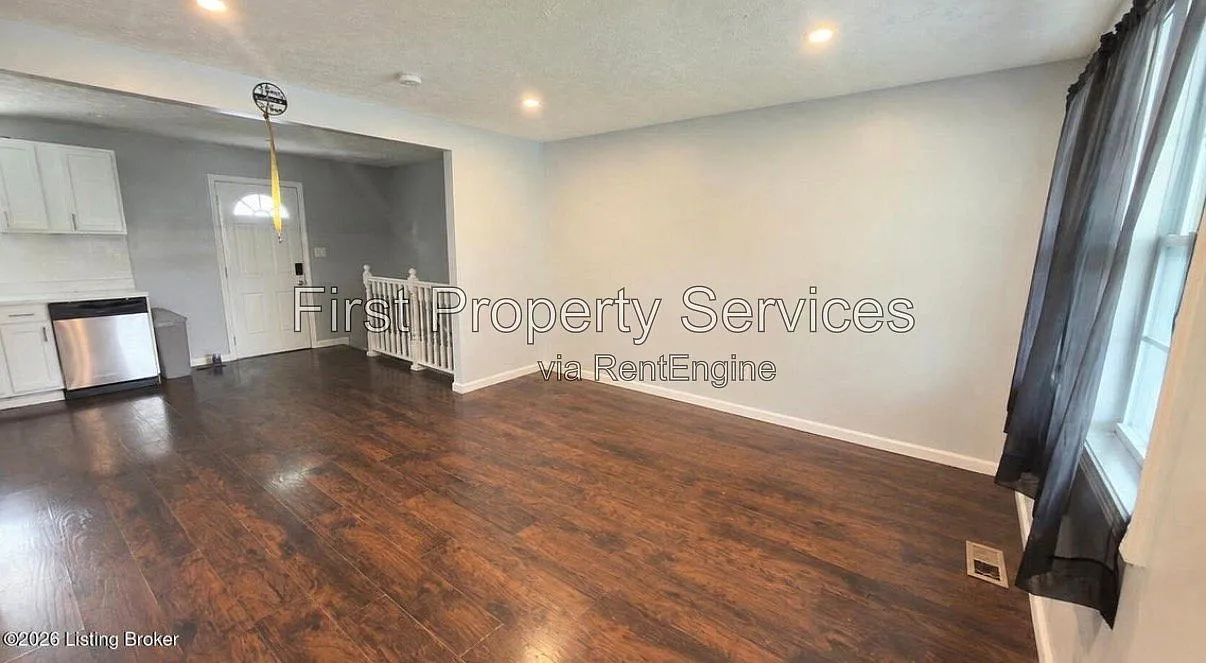 5 bed, 2.0 bath, 1960 sqft, $2,200 — Photo 4