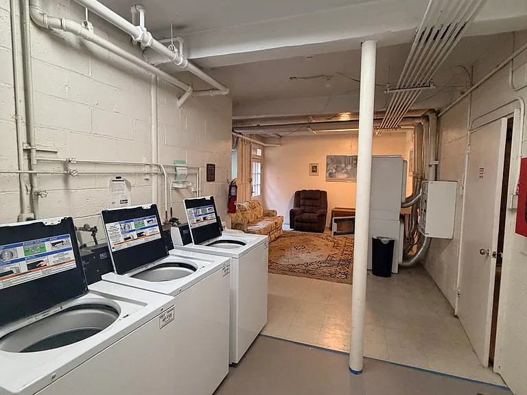 572 Whitney Ave #1E — Photo 12