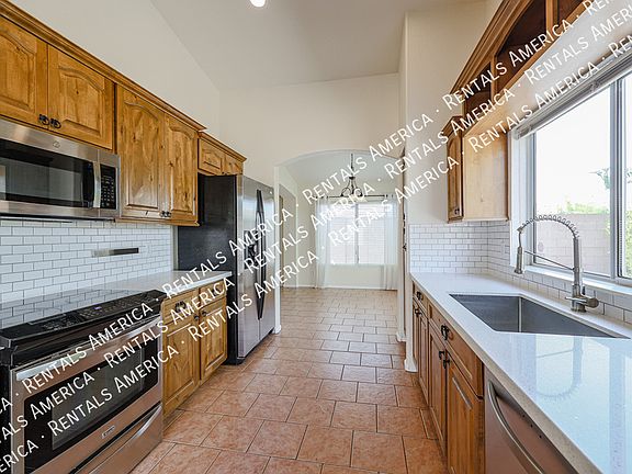 5th image of 1218 W Rose Marie Ln