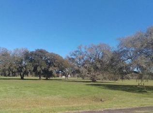 123 Old Henry Ct, West Columbia, TX 77486