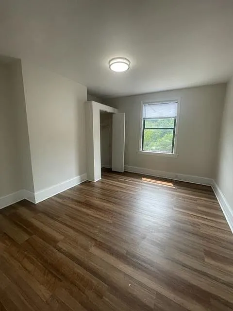 3 bed, 1000 sqft, $950 — Photo 2