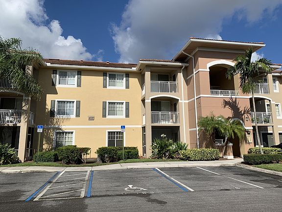 3rd image of 6559 Emerald Dunes Dr