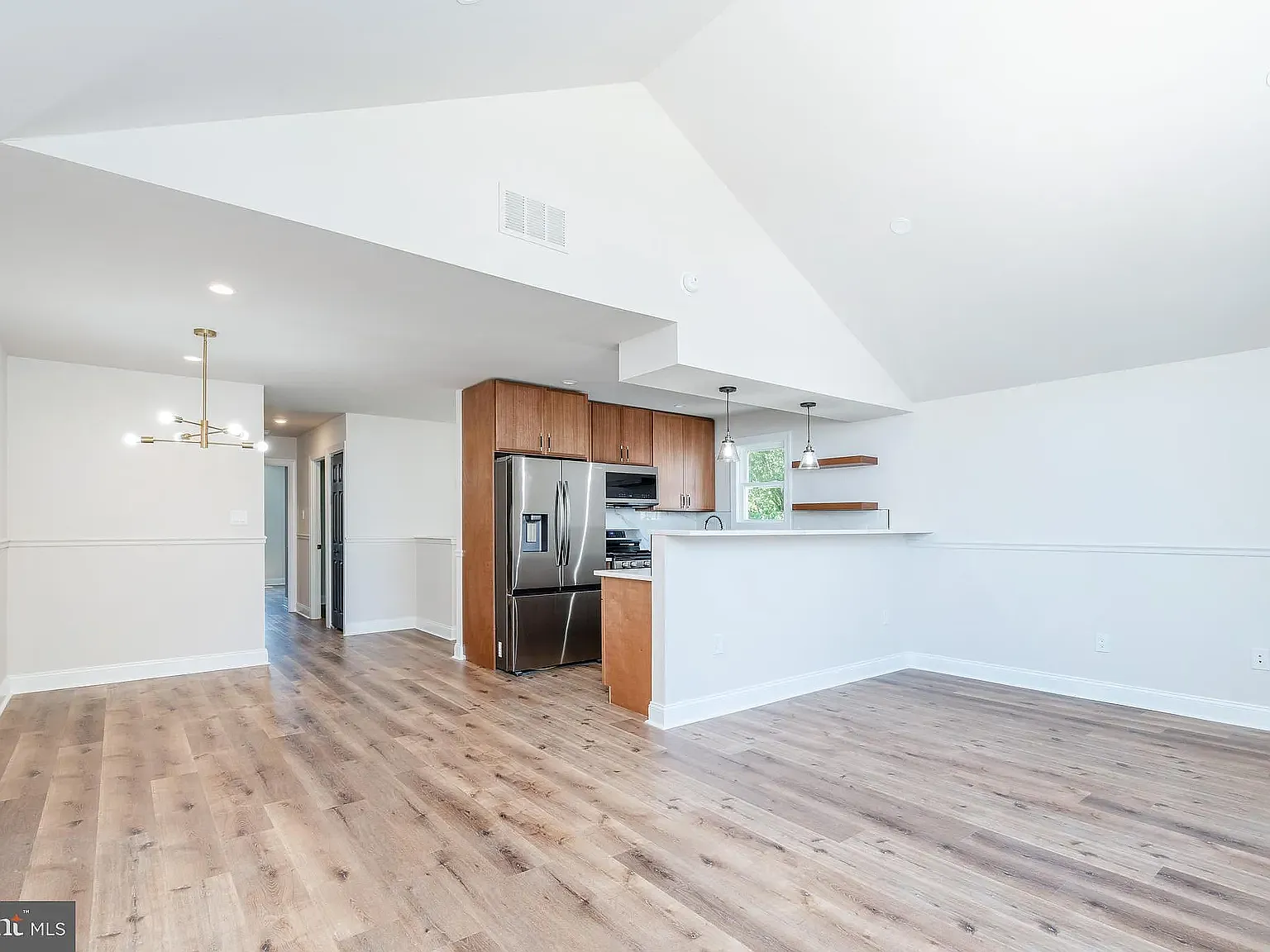 2 bed, 2000 sqft, $1,500 — Photo 3