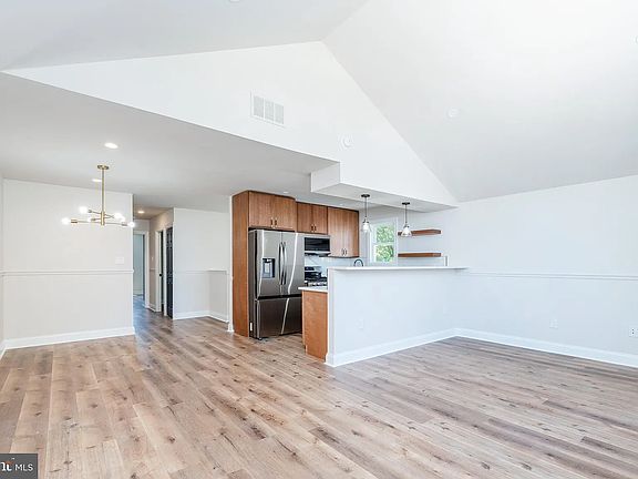 3rd image of 235 Byberry Rd #1