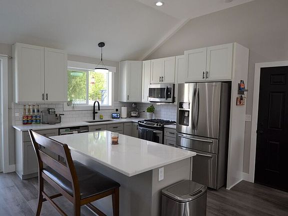 2nd image of 1598 W Entrada Ln