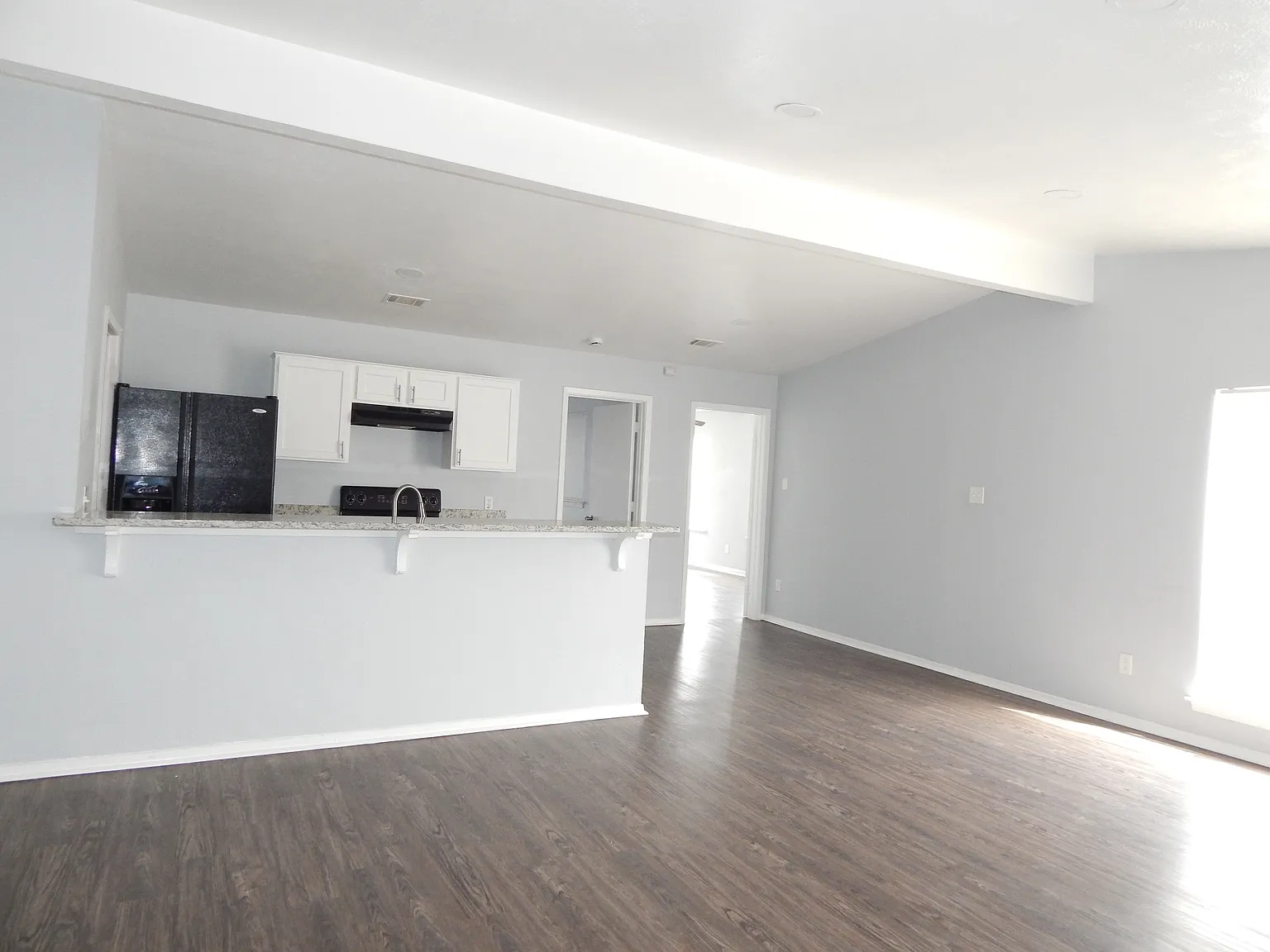 3 bed, 1600 sqft, $1,900 — Photo 3