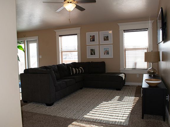 3rd image of 2740 Sandy Cir