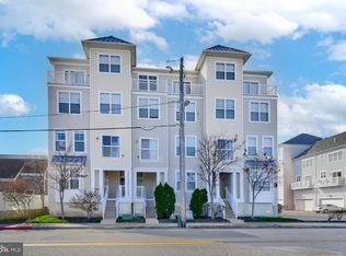 105 70th St #12B, Ocean City, MD 21842
