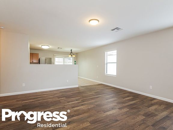 3rd image of 11535 W Windrose Dr