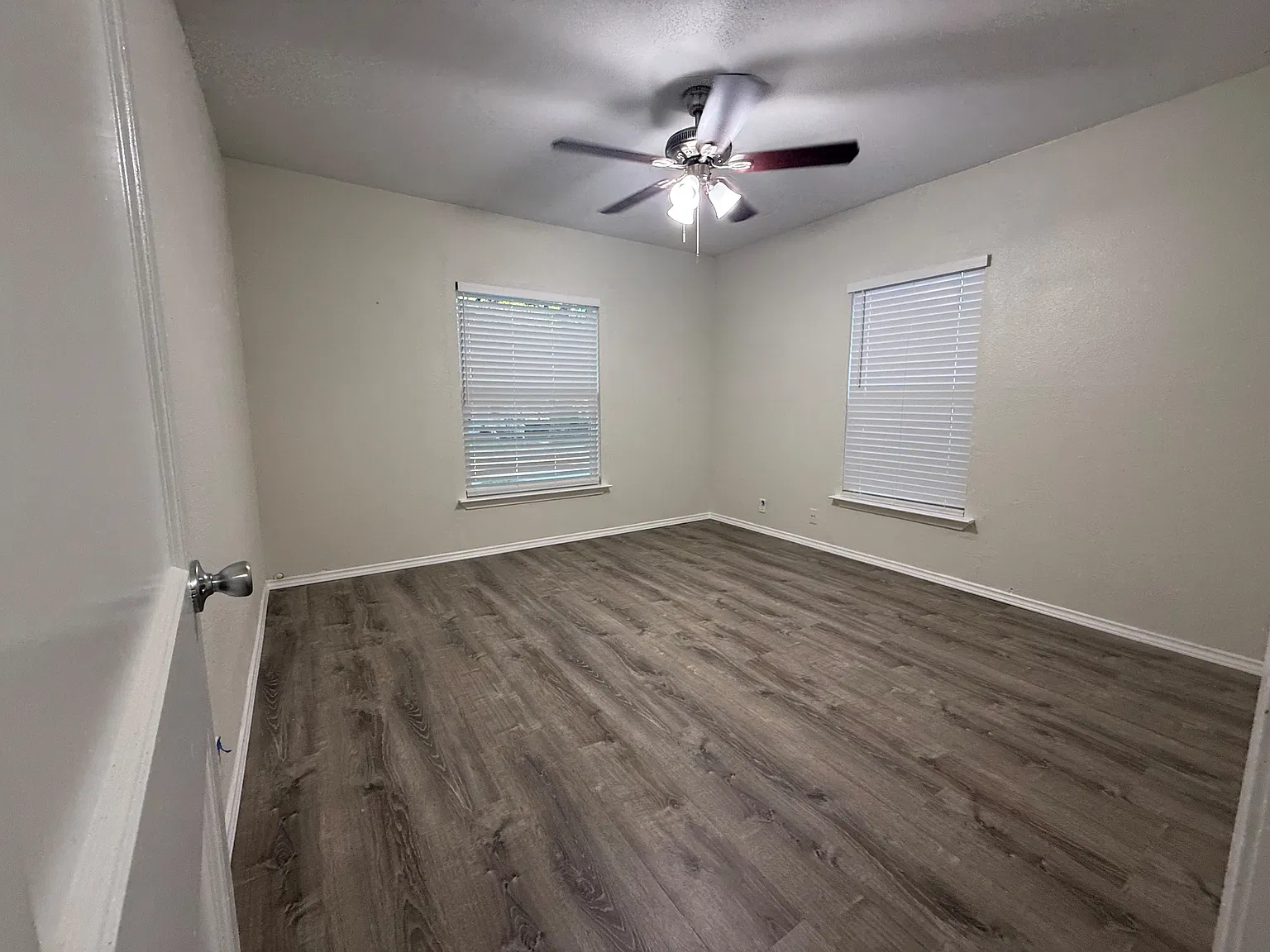 2 bed, 1040 sqft, $1,500 — Photo 4