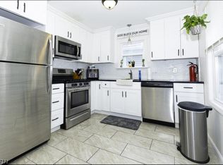 34 Wildwood Rd, Oak Ridge, NJ 07438