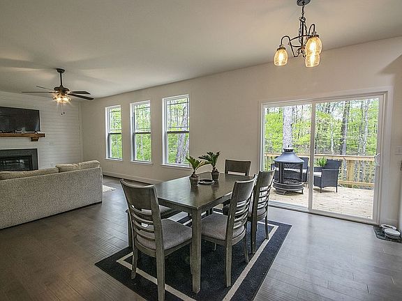 Breakfast Area Great Views!