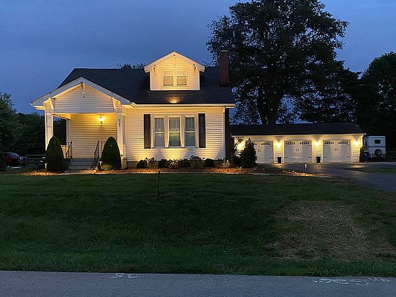 Custom landscape lighting 