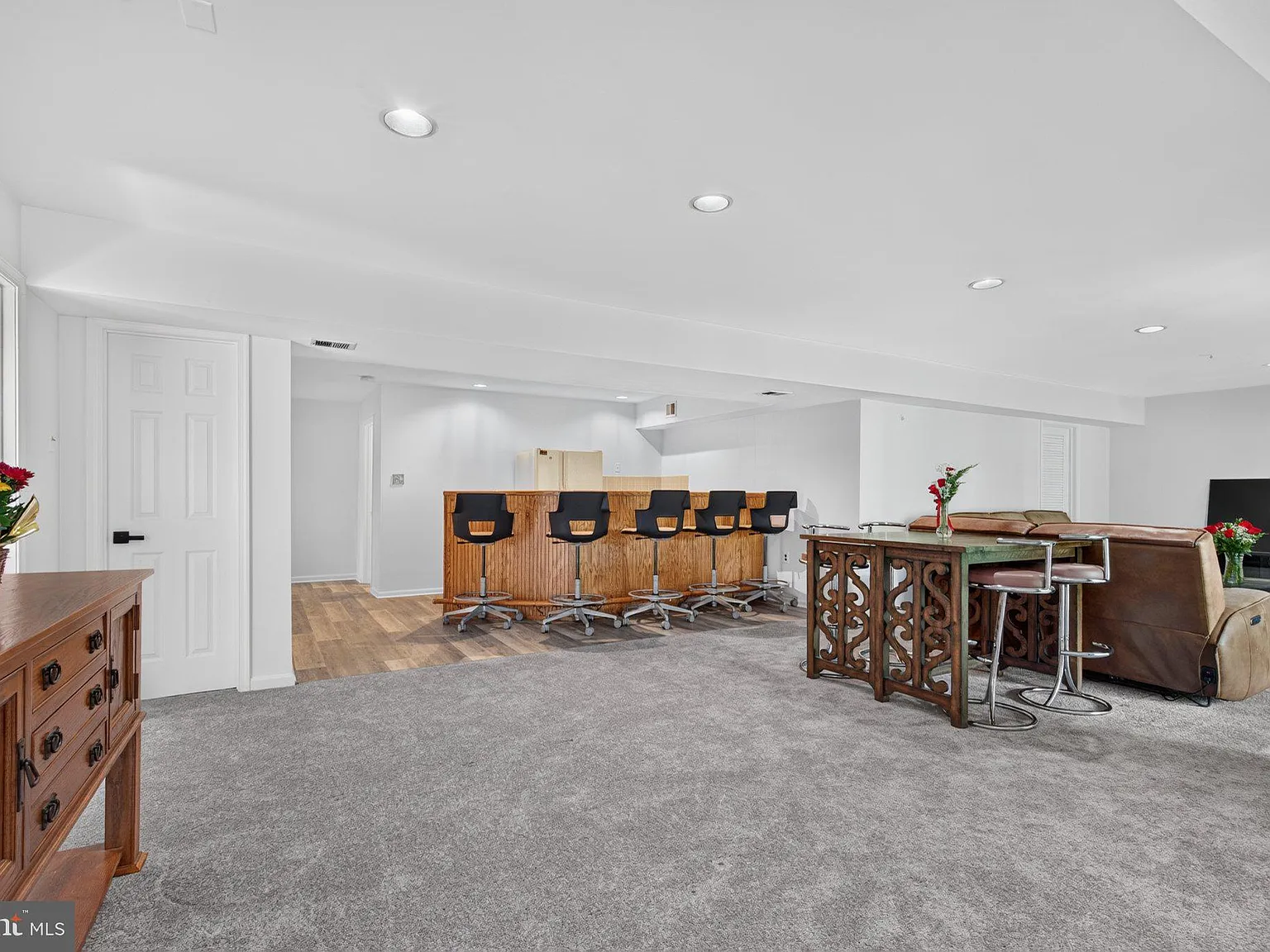 1 bed, 1.0 bath, 3972 sqft, $1,600 — Photo 3