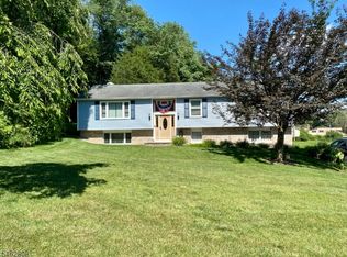 9 Lambert Rd, Blairstown, NJ 07825