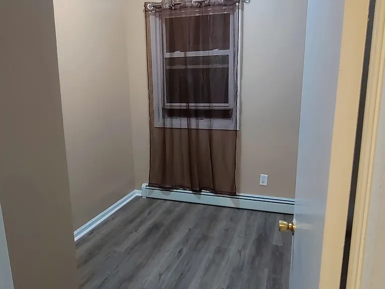71 Crystal St #2 — Photo 6