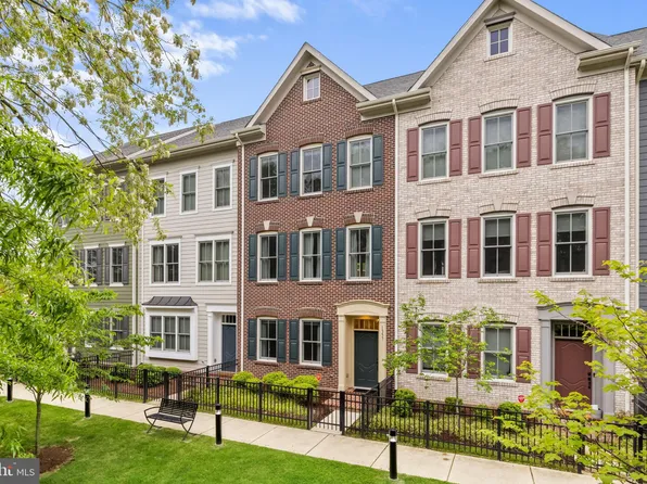 1357 Powhatan St, Alexandria, VA 22314