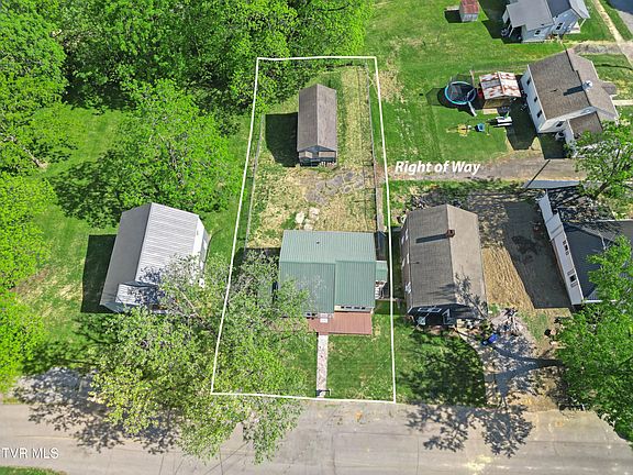 5th image of 617 Carson St