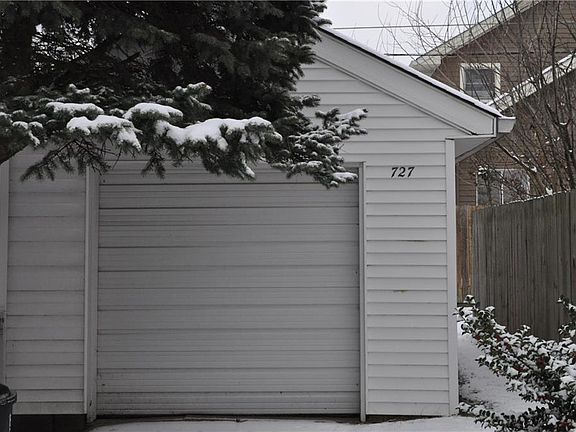 5th image of 727 N Carlyle Pl