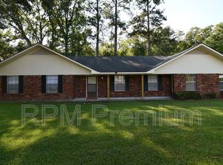 1215 Woodward St, Baker, LA 70714